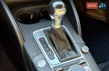 Хэтчбек Audi A3 2015 в 