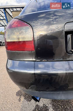 Хетчбек Audi A3 2002 в 