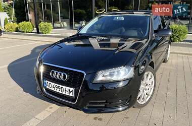 Хетчбек Audi A3 2012 в 