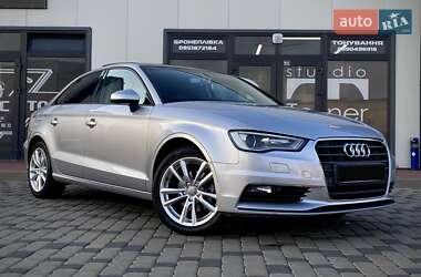 Седан Audi A3 2015 в Мукачевому