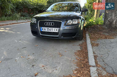 Хэтчбек Audi A3 2004 в 