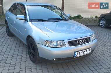 Хэтчбек Audi A3 2001 в 