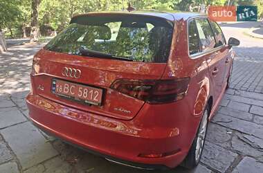 Хэтчбек Audi A3 2015 в 