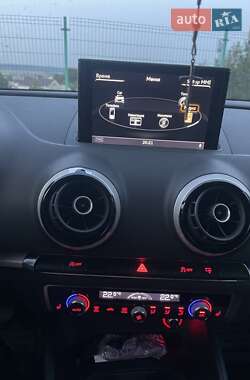 Хэтчбек Audi A3 2014 в 