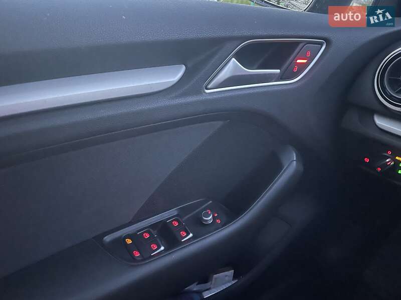 Хетчбек Audi A3 2014 в Золочеві