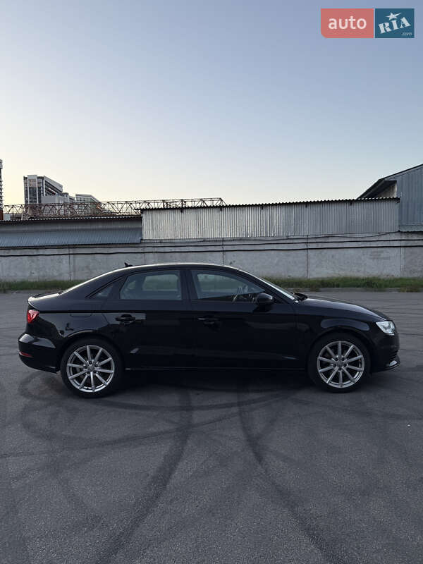 Седан Audi A3 2015 в Києві