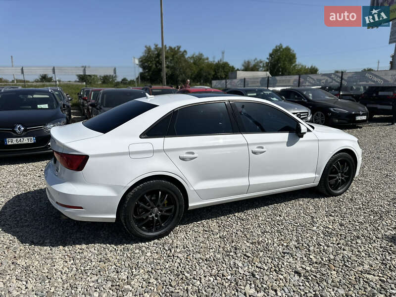 Седан Audi A3 2016 в Ивано-Франковске