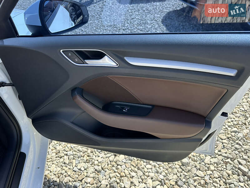 Седан Audi A3 2016 в Ивано-Франковске