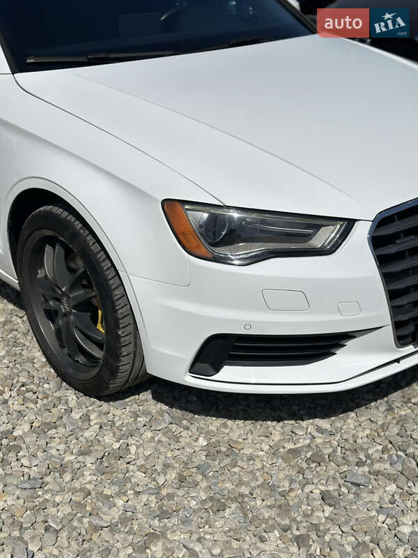 Седан Audi A3 2016 в Ивано-Франковске