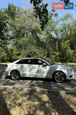 Седан Audi A3 2017 в 