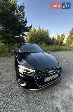 Седан Audi A3 2022 в 