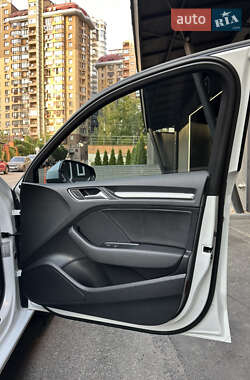 Седан Audi A3 2016 в 