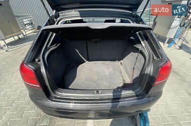 Хетчбек Audi A3 2004 в 