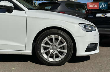 Хэтчбек Audi A3 2015 в 