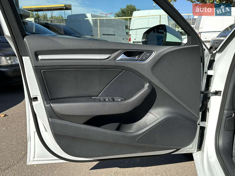 Хэтчбек Audi A3 2015 в Одессе