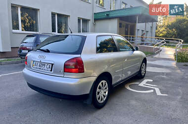 Хэтчбек Audi A3 1998 в 