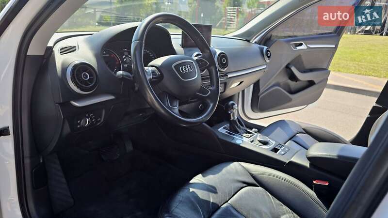 Хэтчбек Audi A3 2015 в Киеве