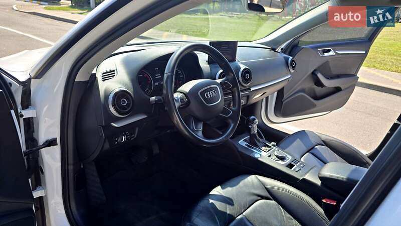 Хэтчбек Audi A3 2015 в Киеве