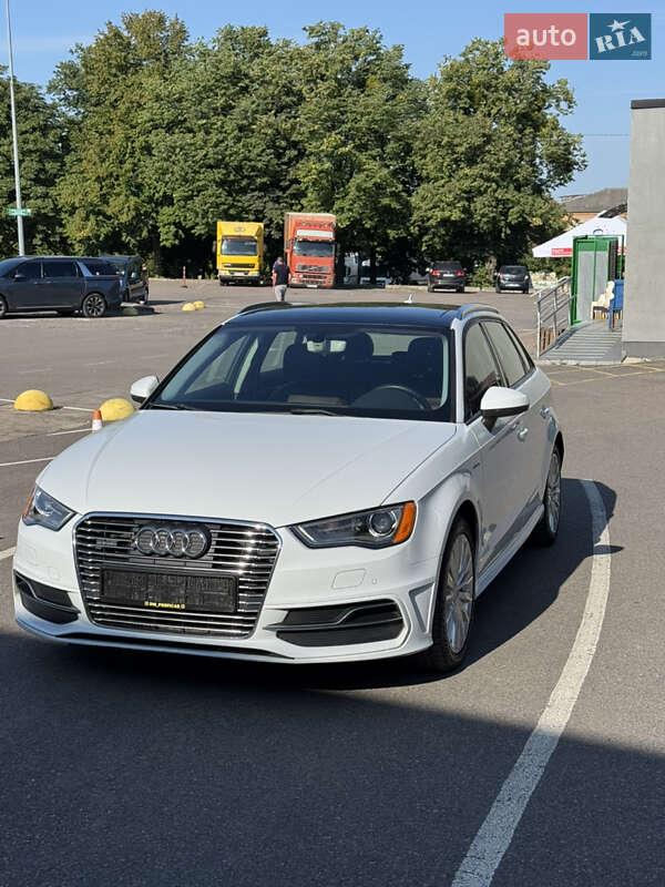 Хэтчбек Audi A3 2015 в Ровно