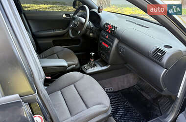 Хетчбек Audi A3 2002 в 
