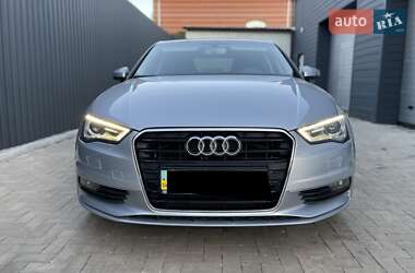 Седан Audi A3 2016 в Киеве