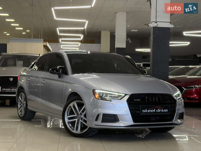 Седан Audi A3 2018 в Николаеве
