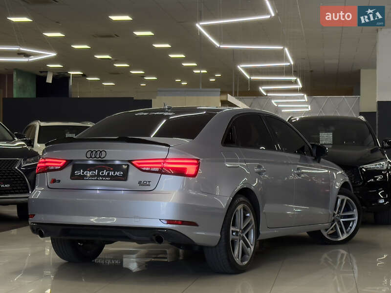 Седан Audi A3 2018 в Николаеве