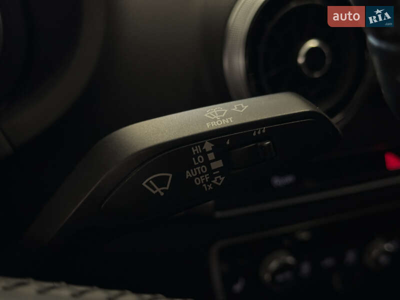 Седан Audi A3 2018 в Николаеве