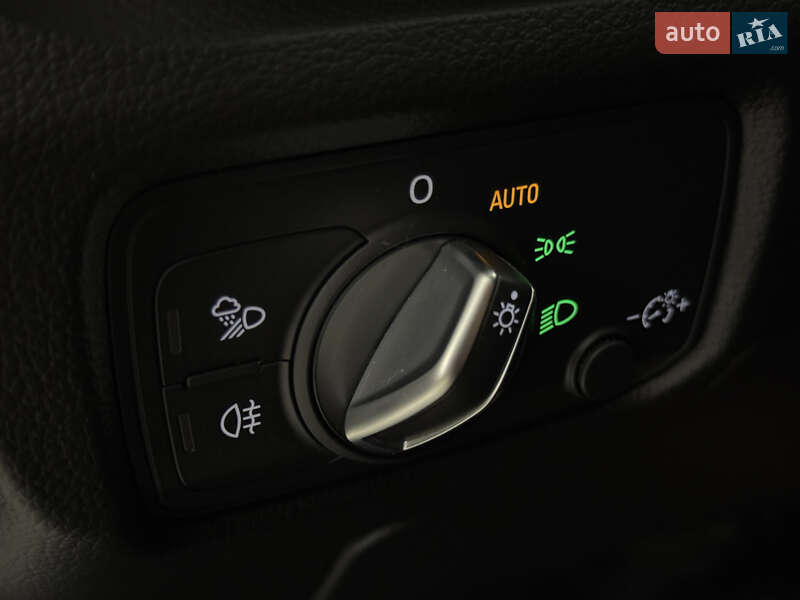 Седан Audi A3 2018 в Николаеве
