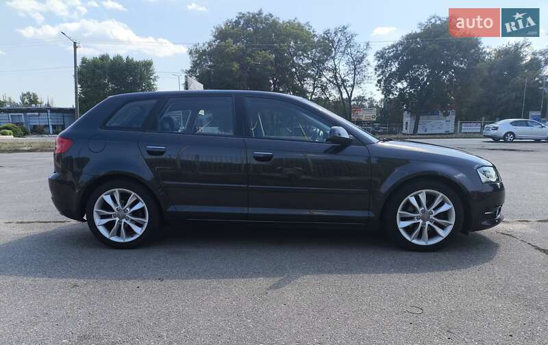 Хетчбек Audi A3 2011 в Кропивницькому