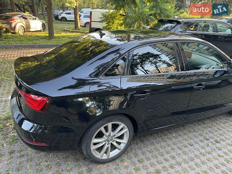 Седан Audi A3 2015 в Киеве