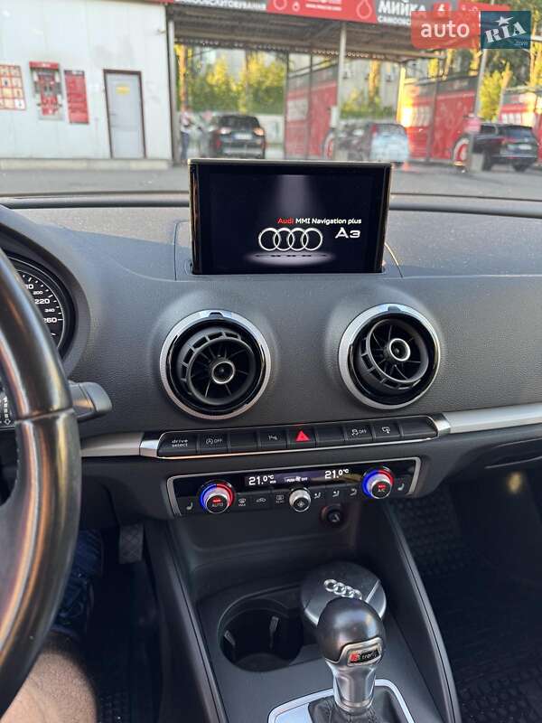 Седан Audi A3 2015 в Киеве