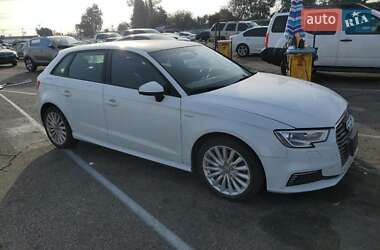 Хэтчбек Audi A3 2018 в 