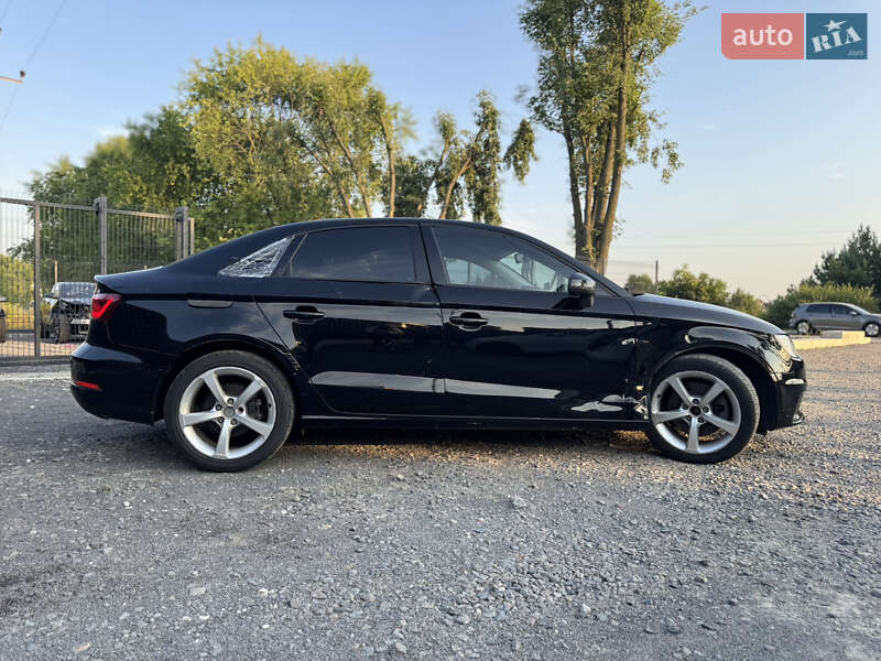 Седан Audi A3 2015 в Львові