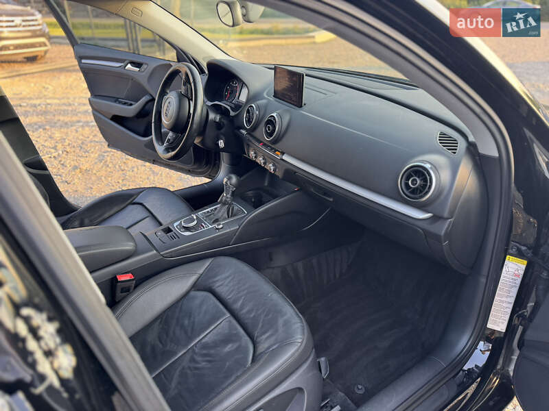 Седан Audi A3 2015 в Львові