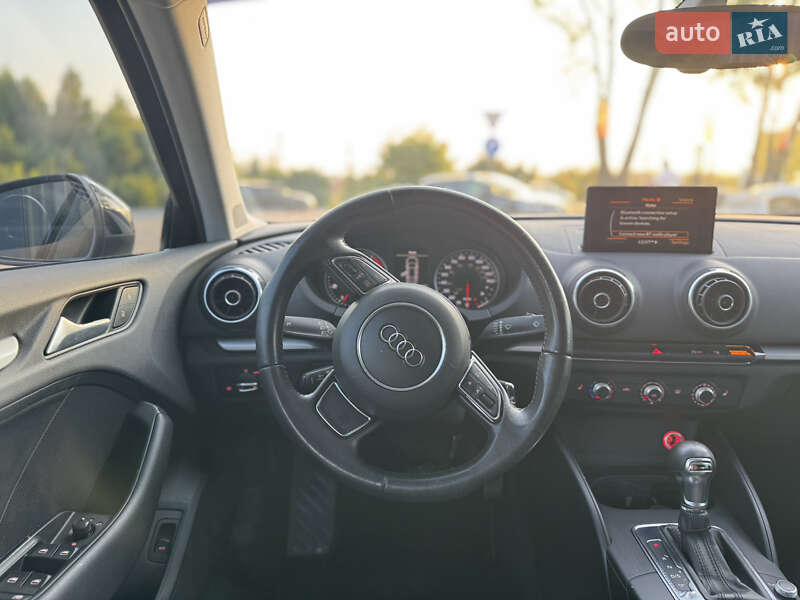 Седан Audi A3 2015 в Львові