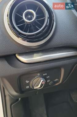Седан Audi A3 2016 в 