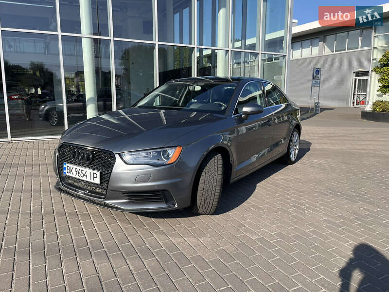 Седан Audi A3 2015 в Ровно