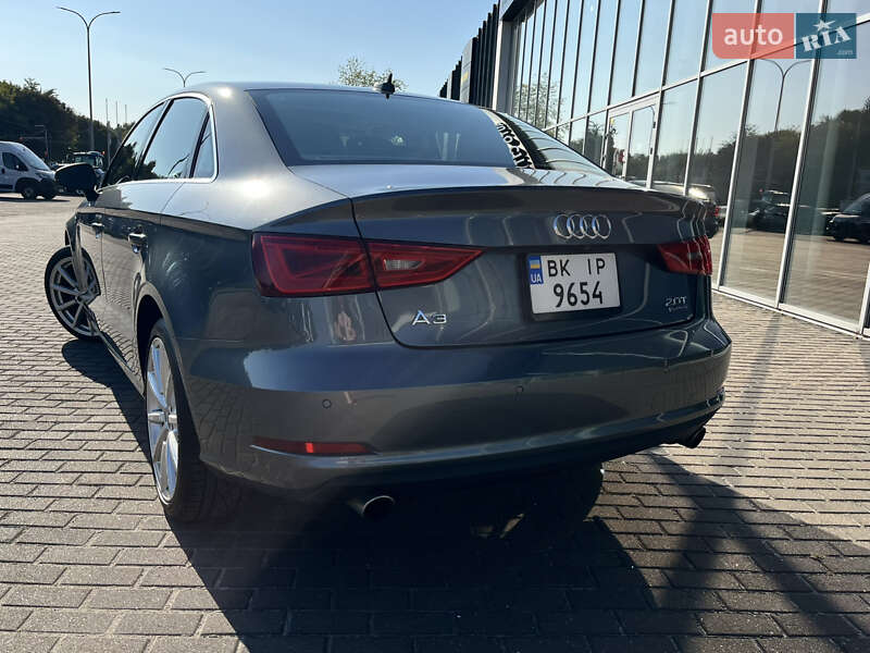 Седан Audi A3 2015 в Ровно