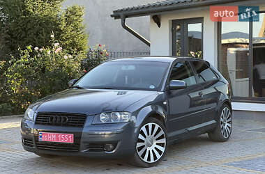 Хетчбек Audi A3 2004 в 