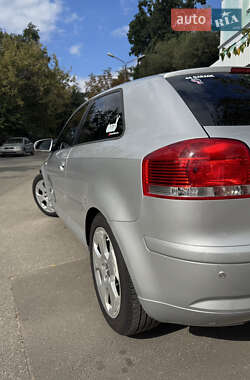 Хэтчбек Audi A3 2007 в 