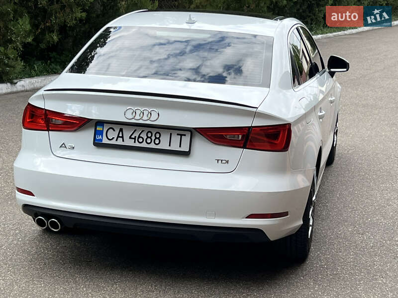 Седан Audi A3 2014 в Смілі
