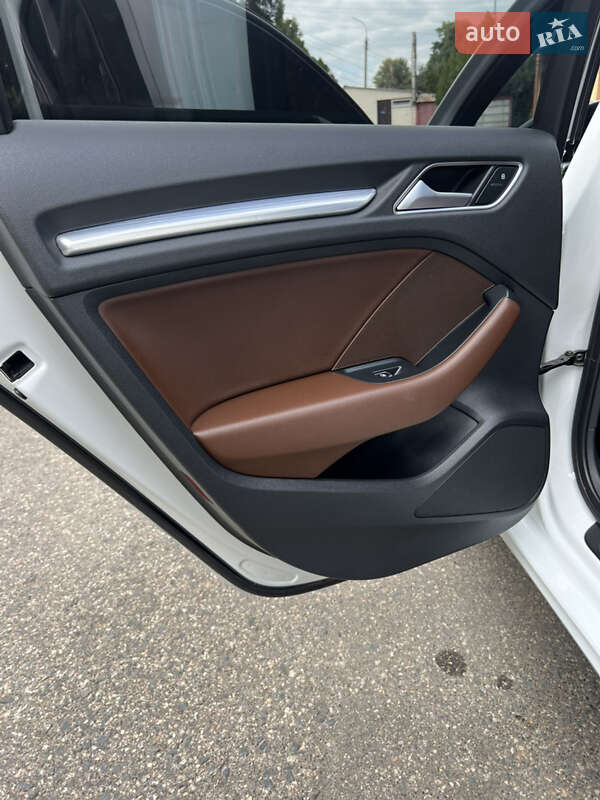 Седан Audi A3 2014 в Смілі