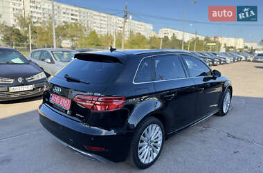 Хэтчбек Audi A3 2017 в 