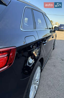 Хэтчбек Audi A3 2017 в 