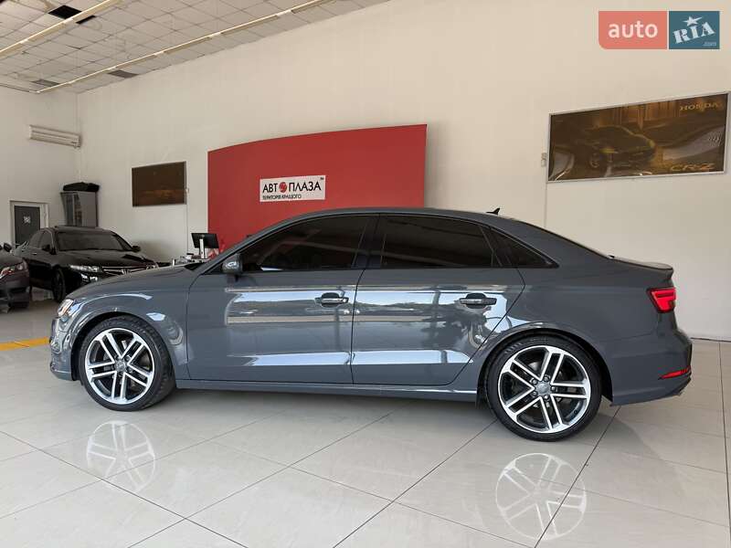 Седан Audi A3 2019 в Черновцах