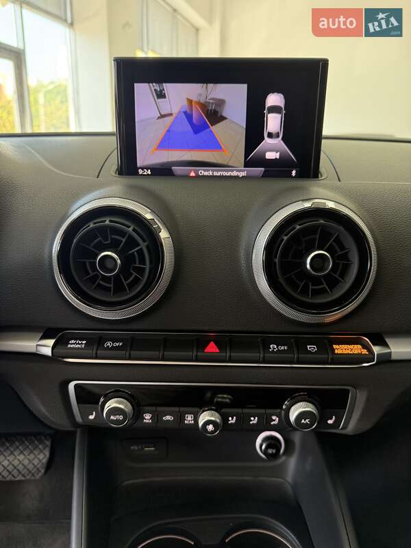 Седан Audi A3 2019 в Черновцах