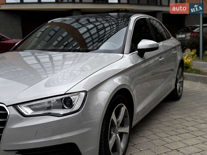 Седан Audi A3 2014 в Івано-Франківську