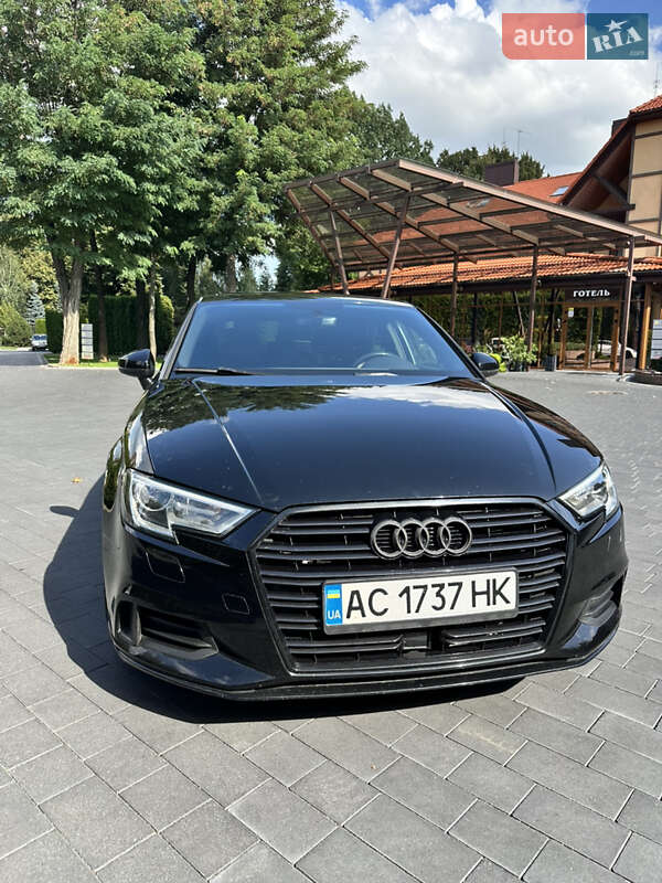 Седан Audi A3 2016 в Луцьку