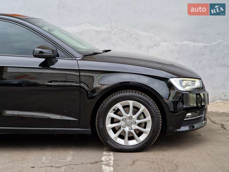 Хэтчбек Audi A3 2015 в Одессе
